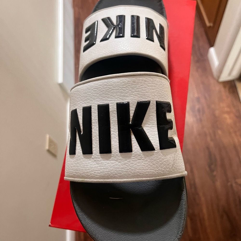 Nike slide size 11 men’s